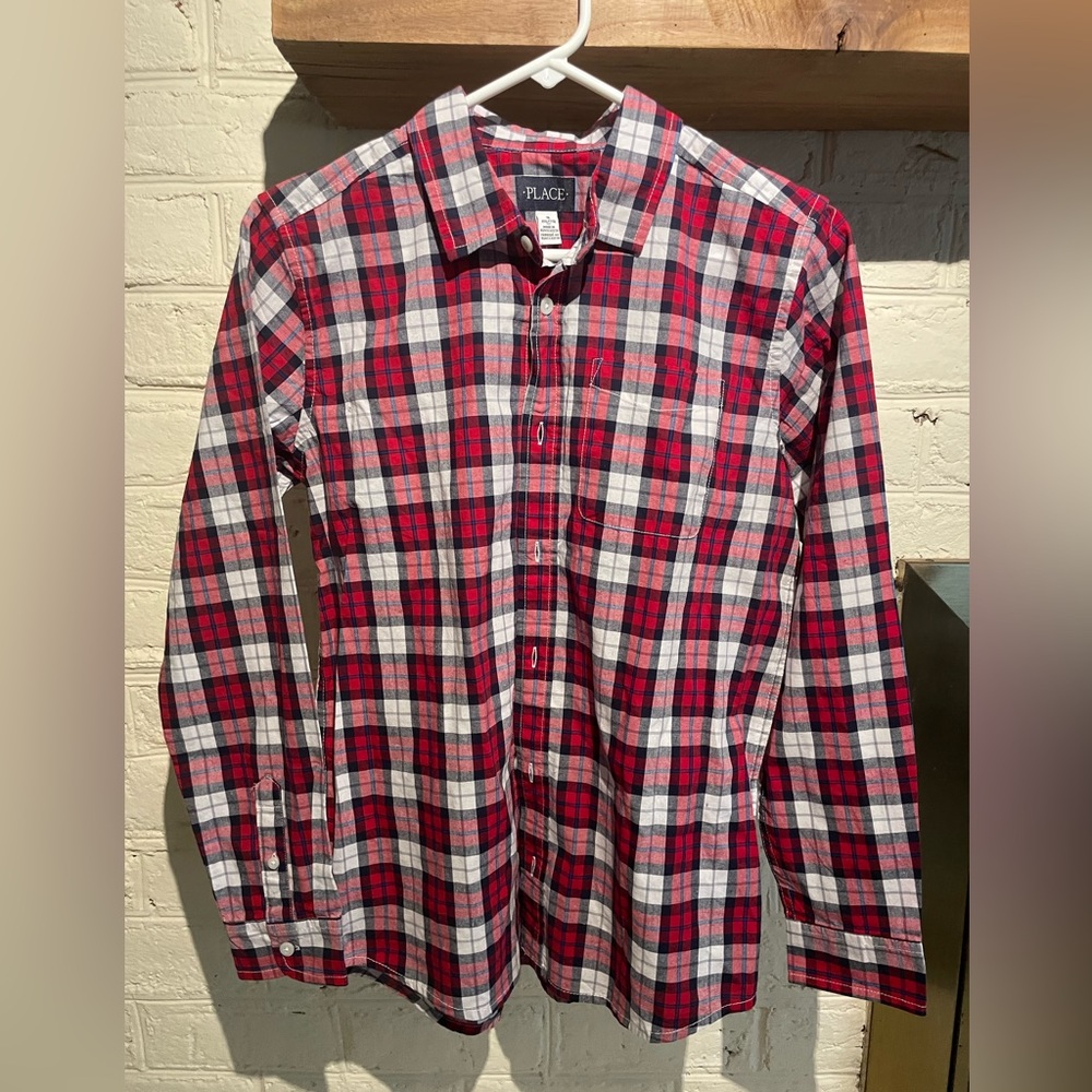 Brand new with tags Children's Place long sleeve dress shirt.